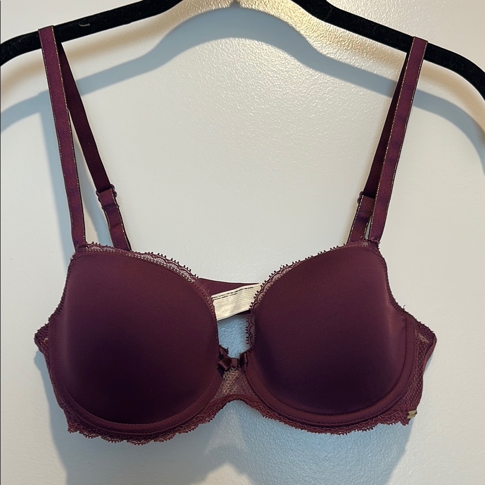 Chantelle Purple Molded Cup Bra with Elegant Scalloped Edges 34C US size